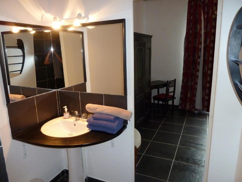 Bed and Breakfast Le Vieux Vauvert Рошекорбон Номер фото