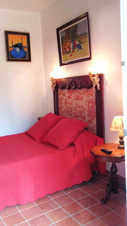 Bed and Breakfast Le Vieux Vauvert Рошекорбон Экстерьер фото