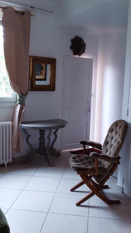 Bed and Breakfast Le Vieux Vauvert Рошекорбон Экстерьер фото