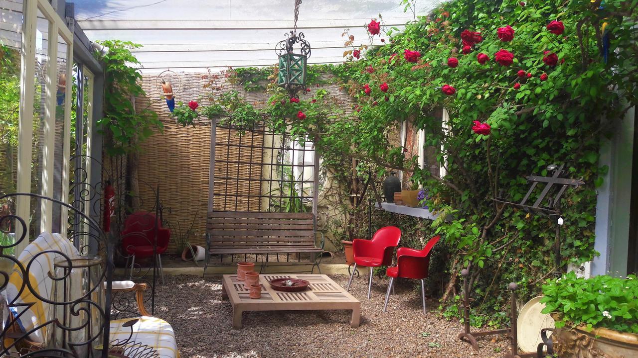 Bed and Breakfast Le Vieux Vauvert Рошекорбон Экстерьер фото